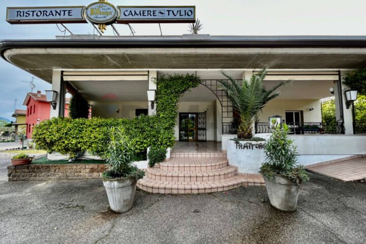– Peschiera del Garda
